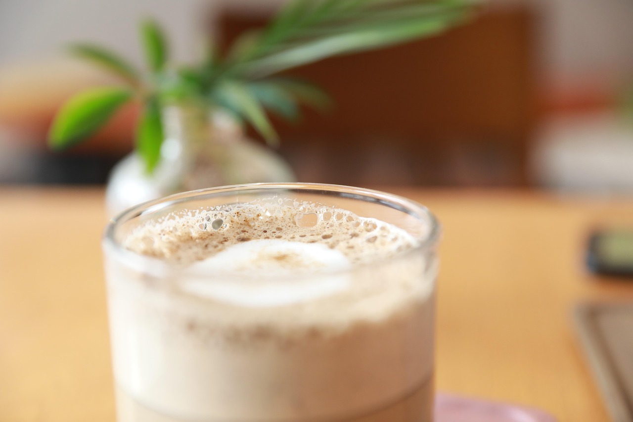 شاي الكرك: المشروب الأصيل الذي يجمع بين النكهات الشرقية والفوائد الصحية