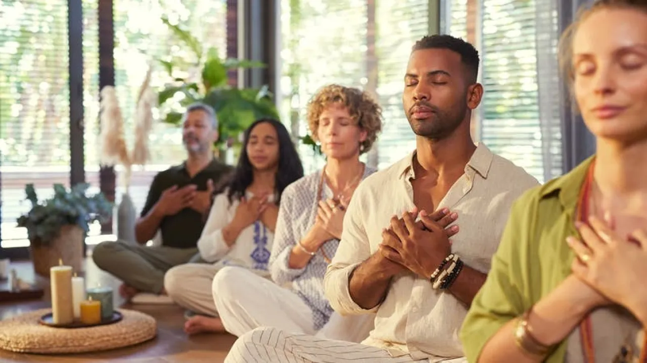 بحث علمي.. 7 أيام من التأمل يمكن أن تعيد برمجة دماغك