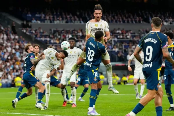 المرض يدخل مدافع ريال مدريد الى المستشفى