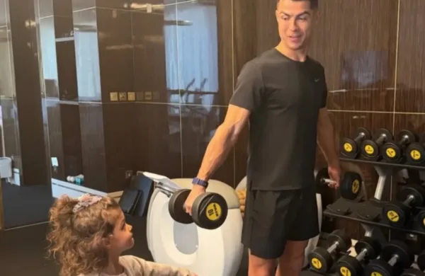 بكلمات معبرة.. رونالدو يحتفل بعيد ميلاد ابنته