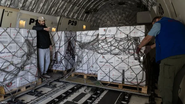 وصول طائرة إماراتية محملة بـ100 طن مساعدات لغزة