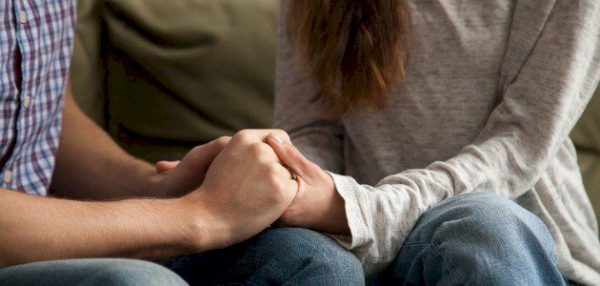 سر استمرار العلاقة الزوجية: 8 طرق فعّالة لتعزيز الحب والألفة