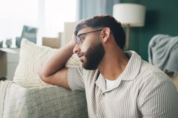 القوة الزائفة .. 8 أسباب تجعل الرجال يهربون من العلاج النفسي