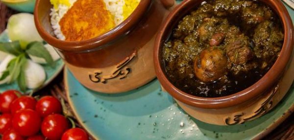 اكتشف الطريقة المثالية لتحضير قورمه سبزی اللذيذ