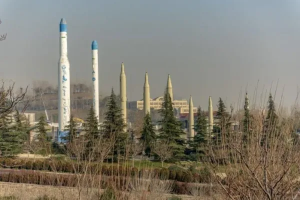 إيران تؤكد جاهزيتها العسكرية ضد الولايات المتحدة