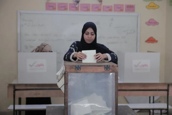 اللجنة الأهلية للرقابة على الانتخابات تعلن ارتفاع الإقبال إلى 24% مع تسجيل عدة تجاوزات ميدانية في بيان منتصف النهار