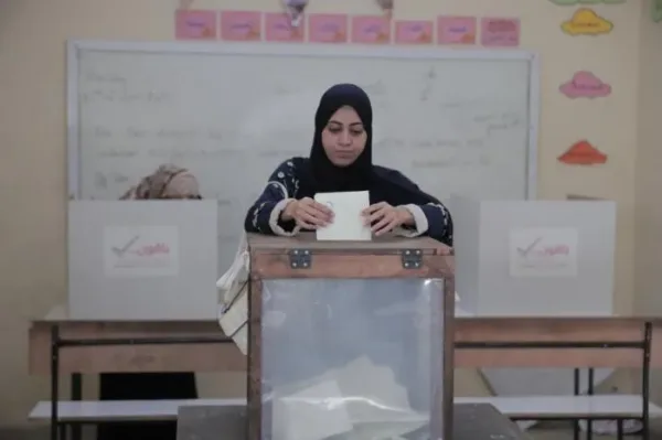 اللجنة الأهلية للرقابة على الانتخابات تعلن ارتفاع الإقبال إلى 24% مع تسجيل عدة تجاوزات ميدانية في بيان منتصف النهار