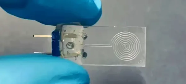 "نيويورك أبوظبي" تبتكر مستشعرات ذكية لتعزيز كفاءة الجراحين