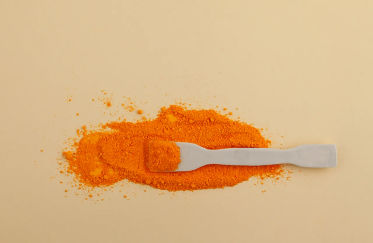 ملون غذائي شائع قد يخلّ بتوازن بكتيريا الأمعاء