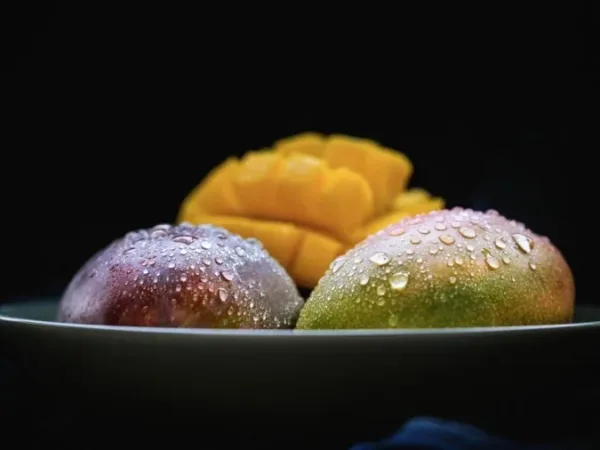 فوائد لم تكوني تعرفينها عن المانجو: مصدر غني بالفيتامينات الأساسية