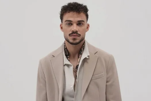 السيلاوي يفجر غضباً.. أمر أمني بضبطه ووالده يتبرأ منه