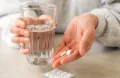 ما هي الأعراض الخطيرة لإدمان مسكنات الألم والعلاجات البديلة؟