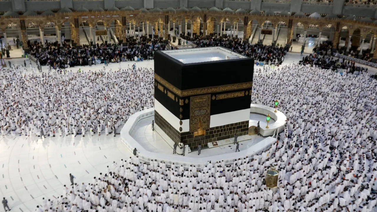 السعودية تتيح للحجاج استخراج هوية زائر الرقمية والتنقل داخل البلاد