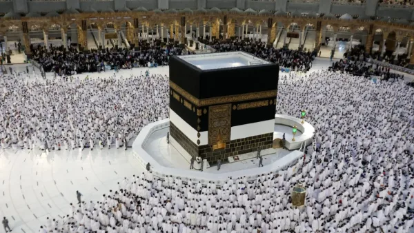 السعودية تتيح للحجاج استخراج هوية زائر الرقمية والتنقل داخل البلاد