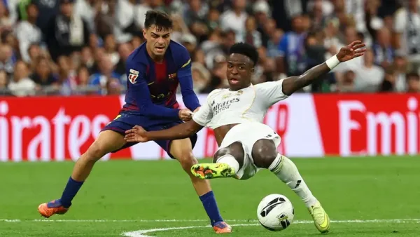 "الكلاسيكو".. رئيس برشلونة يكشف: فينيسيوس اتفق مع برشلونة قبل ريال مدريد
