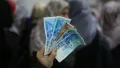 شحّ الرواتب يفجر الإضرابات في ظل أزمة مالية خانقة