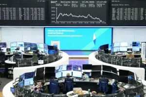 النفط يرتفع وبورصات عالمية تتراجع وسط مخاوف من التضخم وحرب إيران