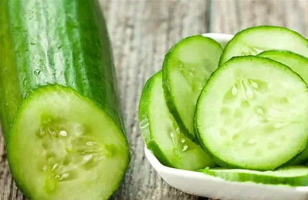 فوائد الخيار للبشرة والشعر والمعدة