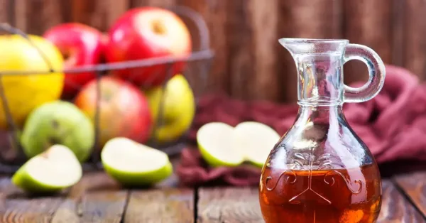 الكركم وخل التفاح.. ماذا يحدث لجسمك عند تناولهما معًا؟