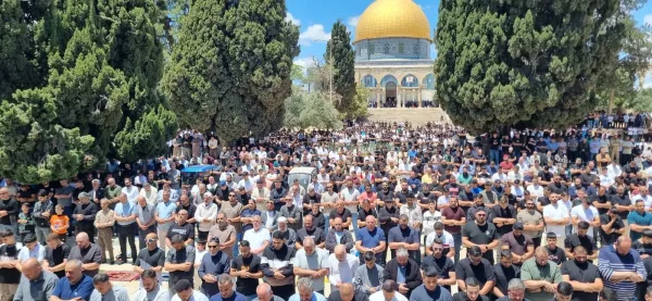 70 ألفا يؤدون صلاة الجمعة في المسجد الأقصى