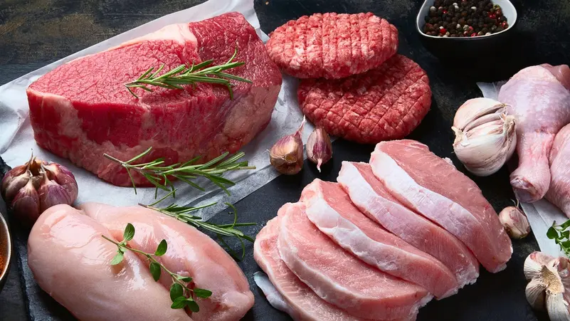 يتوفر في اللحوم والألبان.. اكتشاف عنصر غذائي يعزز إنتاج الطاقة