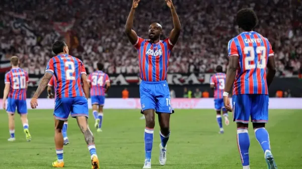 كريستال بالاس يتوج بدوري المؤتمر الأوروبي