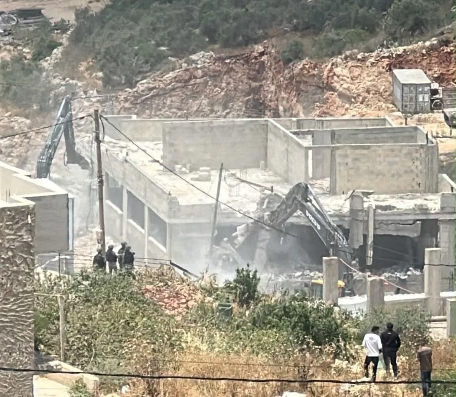 الاحتلال يشرع بهدم 20 منزلا في برطعة جنوب جنين