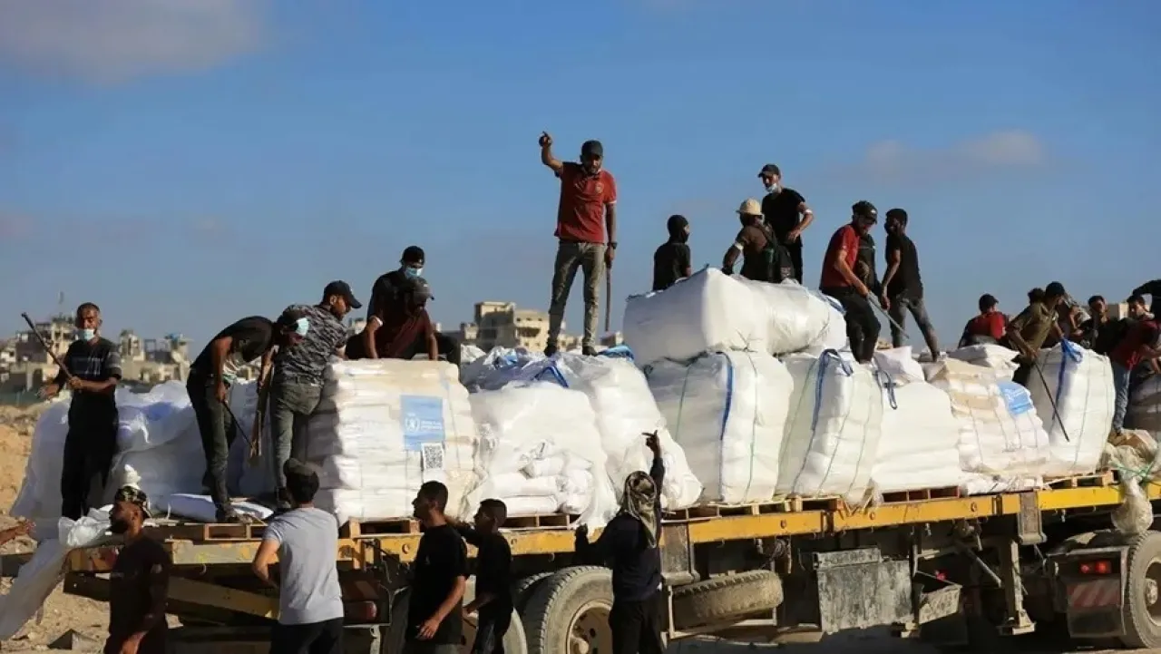 الاحتلال يوقف دخول المساعدات إلى غزة حتى إشعار آخر