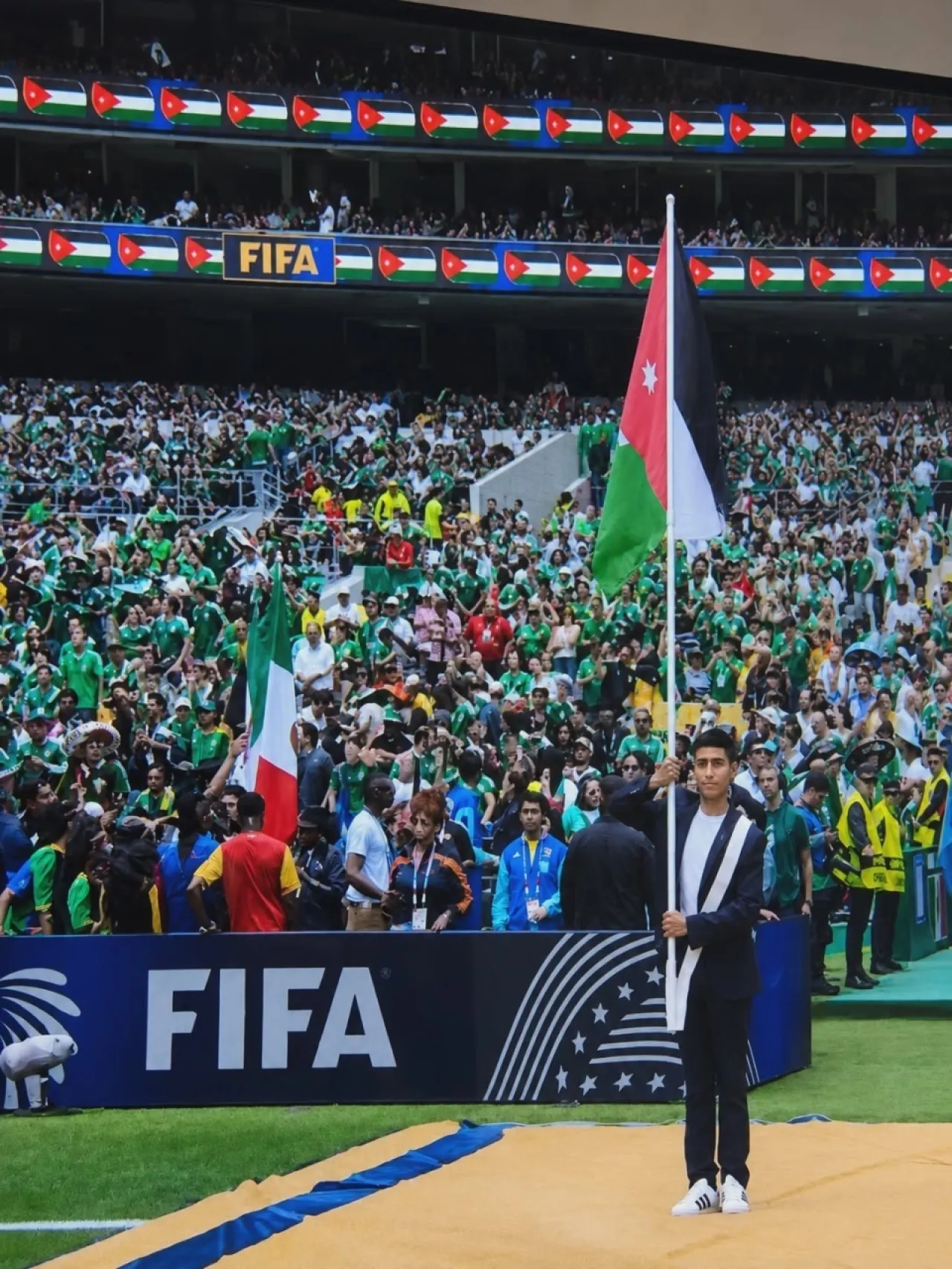 علم الأردن يرفرف في افتتاح بطولة كأس العالم 2026