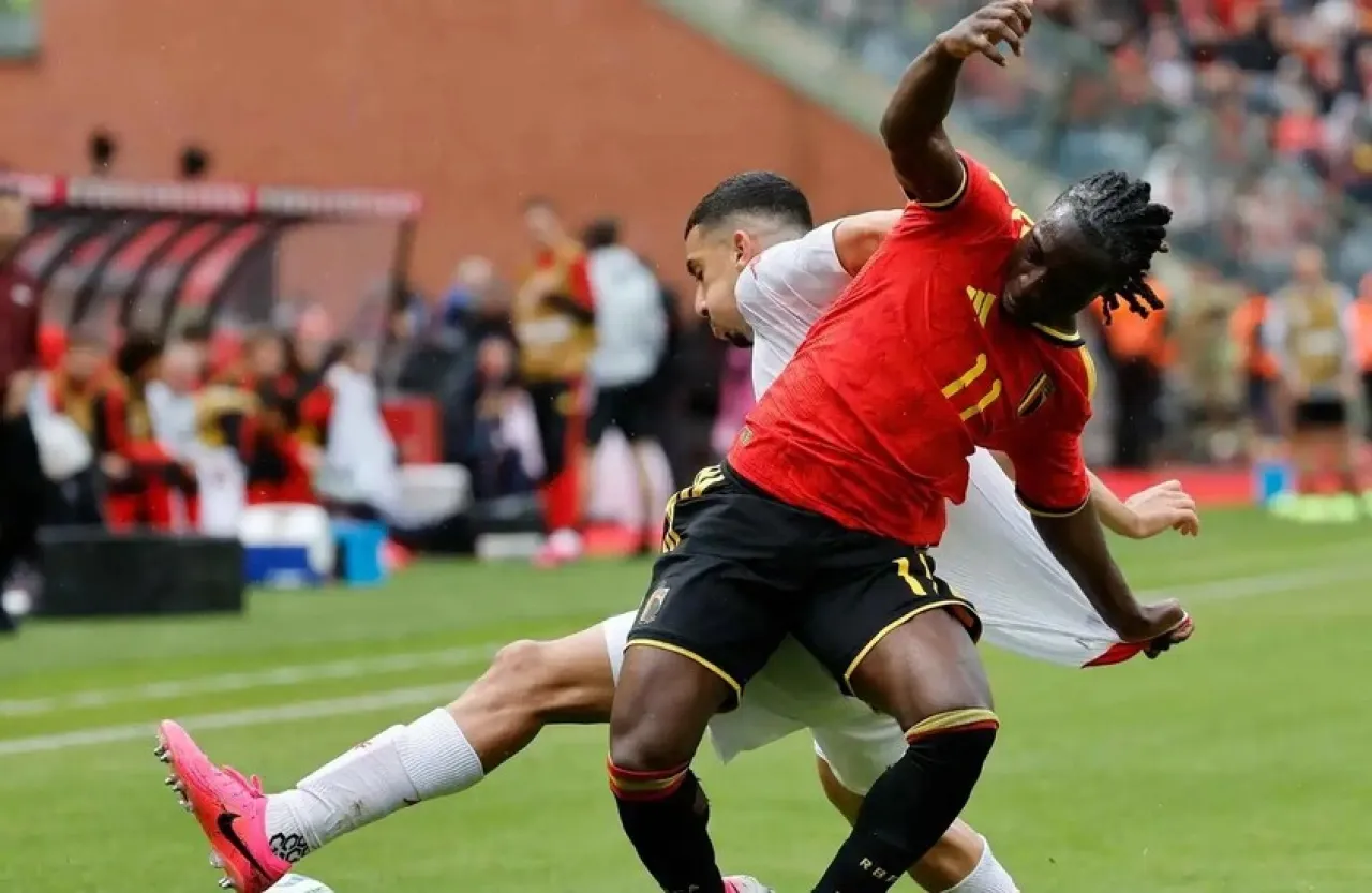 إصابة دوكو قبل مواجهة الفراعنة .. واجراء صارم من منتخب بلجيكا