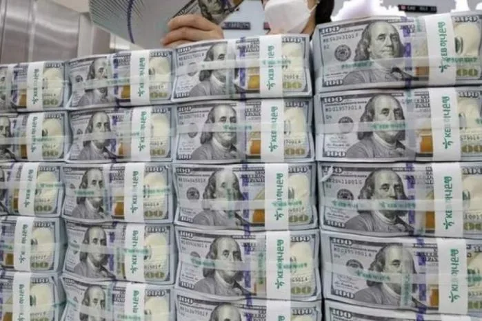 "رويترز" عن مصادر: الإمارات وافقت على الإفراج عن 10 مليارات دولار لإيران