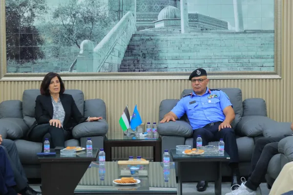 مدير شرطة نابلس يستقبل رئيسة بلدية نابلس لبحث آفاق التعاون المشترك لخدمة المواطنين