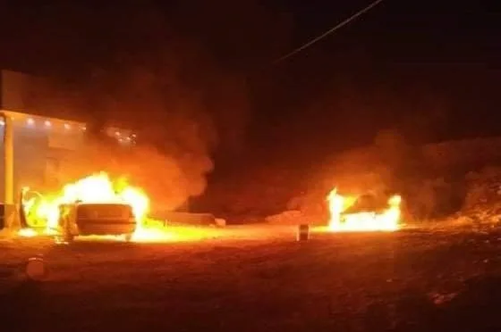 مستوطنون يعتدون على المواطنين ويحرقون أراض زراعية شمال غرب نابلس