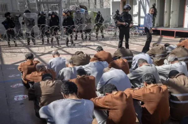 مؤسسات الأسرى: الاحتلال حول سجونه إلى منظومة منظمة لإنتاج التعذيب