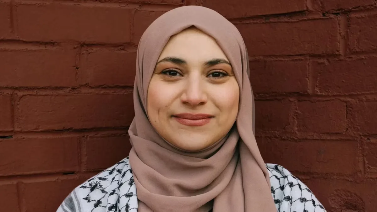 عبير قواس تقترب من مجلس شيوخ نيويورك: أول فلسطينية مسلمة في طريقها لصناعة القرار