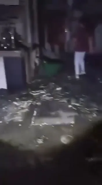 مستوطنون يشعلون النار في منشآت تجارية بين سلفيت و”اللبن”