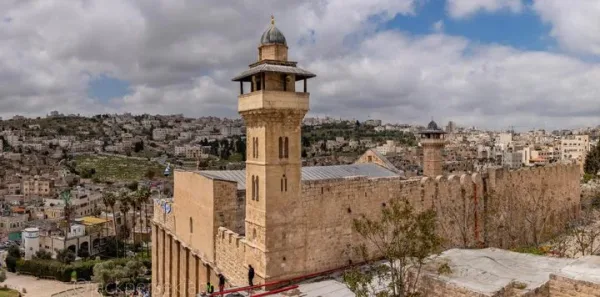 دعوات لتوحيد الجهود الوطنية والدولية لحماية الحرم الإبراهيمي والبلدة القديمة