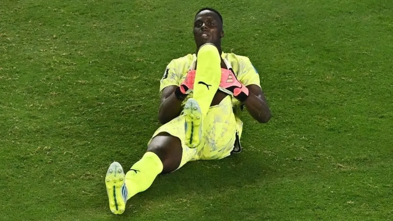 فضائح معسكر السنغال في كأس العالم تتوالى.. ميندي تكفل بعلاج إصابته