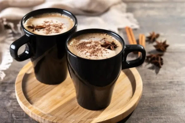 لا سكّر ولا حليب.. ماذا يحدث عند إضافة الكاكاو إلى القهوة؟