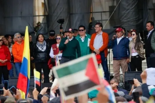 بعد عامين من المقاطعة.. كولومبيا تعيد علاقاتها مع الاحتلال وتعتزم فتح سفارة في القدس المحتلة