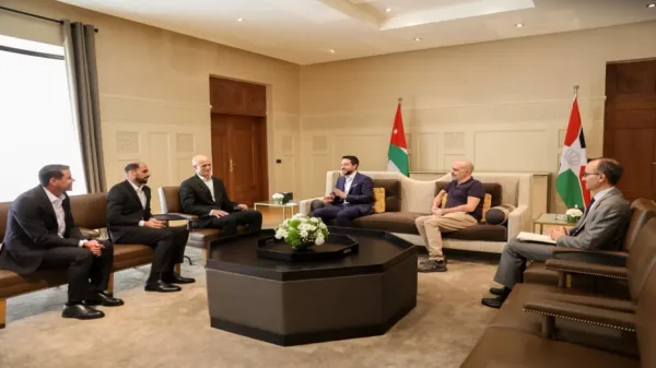 ولي العهد يستقبل الحكام الأردنيين بعد مشاركتهم في كأس العالم
