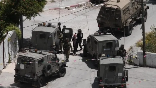 اندلاع مواجهات.. اقتحامات واسعة للجيش  بالضفة والقدس وسط اعتقال مواطنين