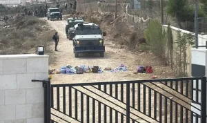 لليوم الـ12: مستوطنون يواصلون حصار منازل في قصرة جنوب نابلس