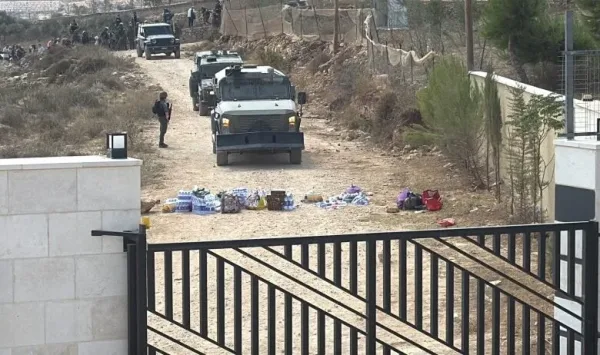 لليوم الـ12: مستوطنون يواصلون حصار منازل في قصرة جنوب نابلس