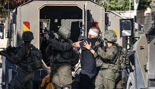 حملة اعتقالات واسعة بالضفة: طفل وسيدة و10 مواطنين في قبضة الجيش