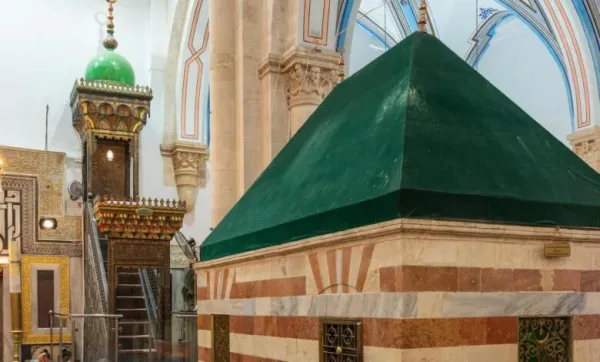 “الأوقاف” تستنكر إغلاق الحرم الإبراهيمي وتعتبره تعديا صارخا على حرية العبادة