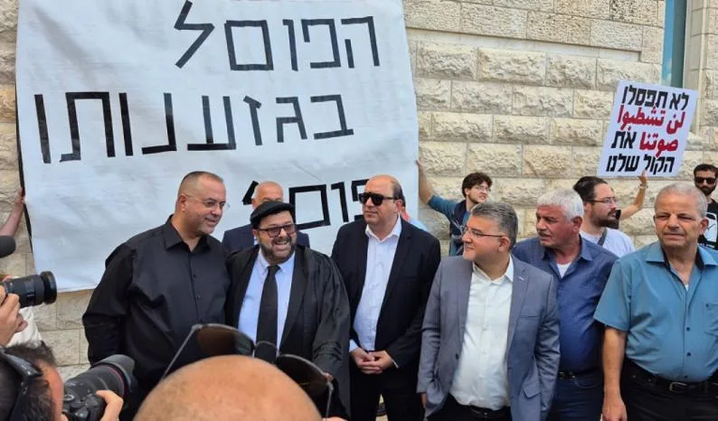 أبو شحادة يسحب ترشحه للكنيست بعد إعلان توجه المحكمة لشطبه