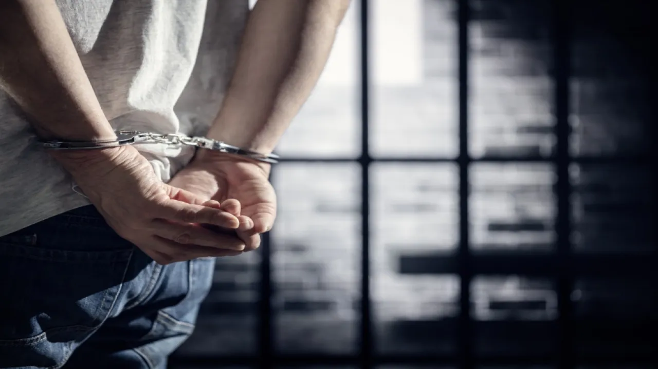 الأردن : ضبط مشتبه بعضويته في مجموعة اخترقت مكتب الـ (FBI)