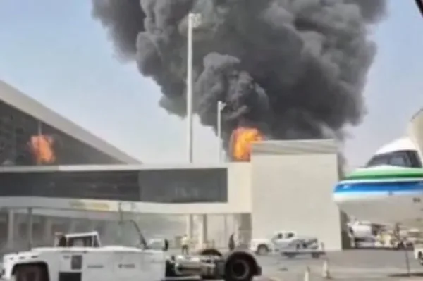 مقتل 12 شخصاً وإصابة المئات في هجوم على مطار الرياض