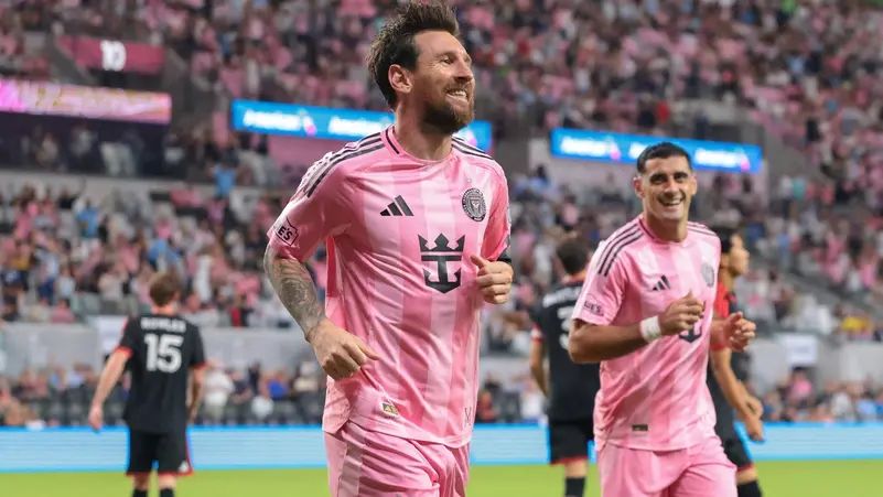 ثنائية ميسي تقود ميامي لأول فوز في الدوري منذ أغسطس